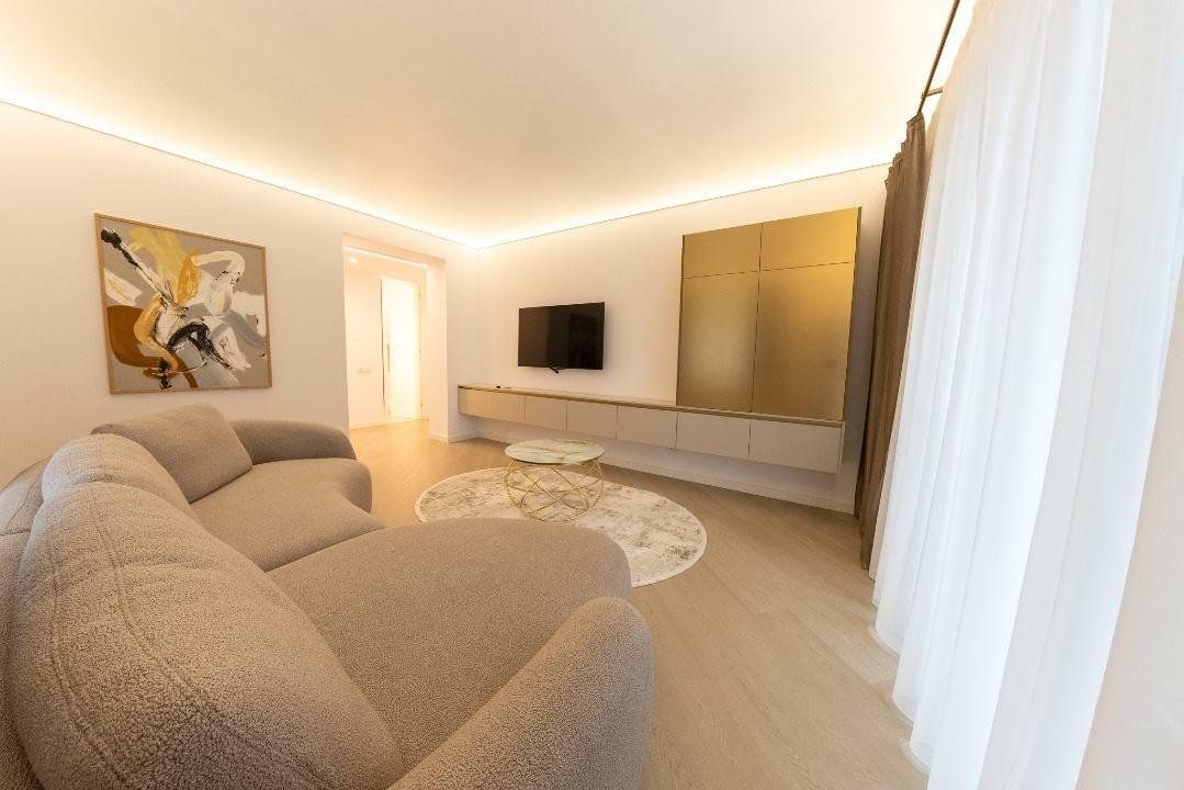 APARTAMENT 3 CAMERE SUPERB DE INCHIRIAT I PARCARE INCLUSA I CORTINA NORTH - Poză 1