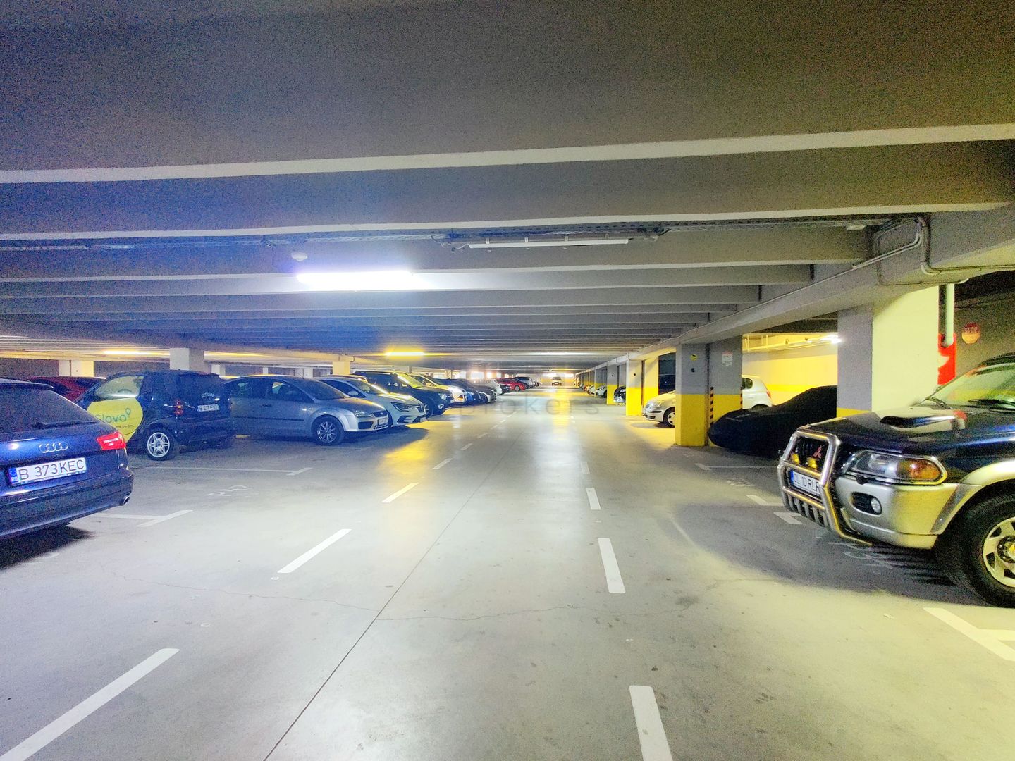 Decomandat, doua bai, loc de parcare in subteran, disponibil imediat - Poză 20