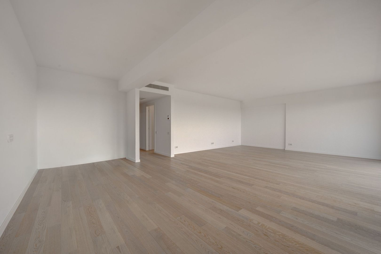 Apartament deosebit in Iancu Nicolae, langa Cambridge, terasa , nou - Poză 3
