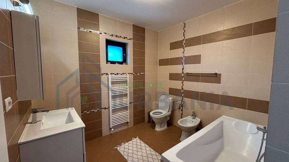 Casă insiruita capăt CUG - Valea Adâncă - Poză 11