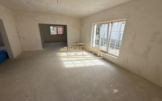 Casă 4 camere de vânzare – Stancesti, strada principală - Poză 2