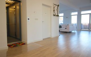 Apartament deosebit cu acces direct din lift - Poză 6