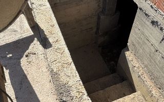 Casă la roșu cu beci de 30 mp și curte betonată, Târgu Frumos - Poză 5
