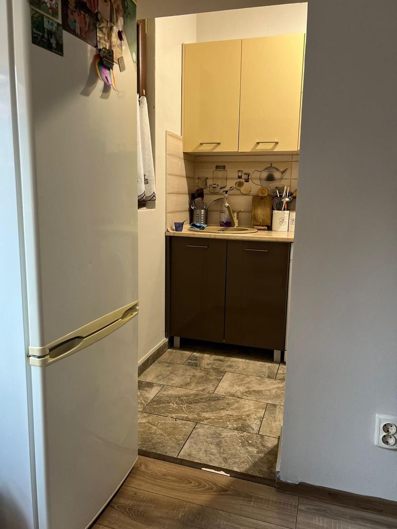 Apartament la curte comuna in zona Centrala - Poză 7