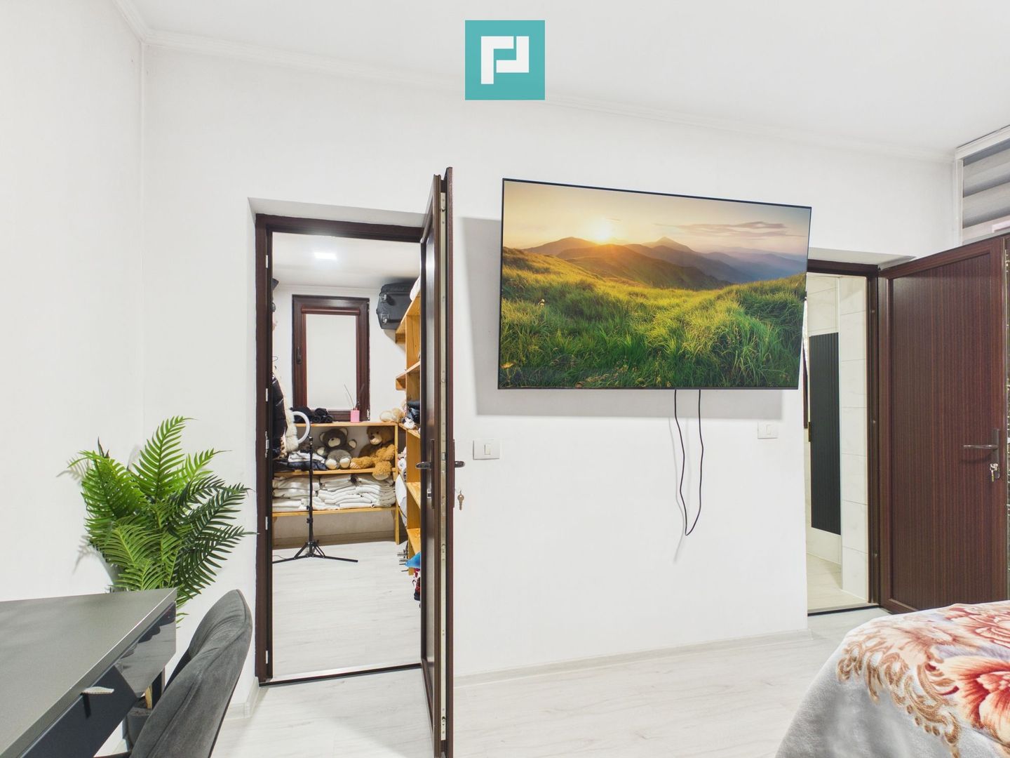 Apartament spațios cu 3 camere, zona centrală - Poză 18