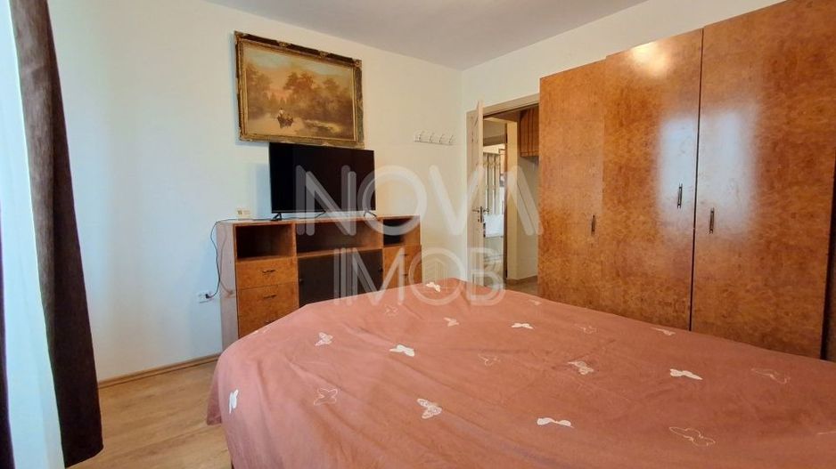 Apartament de inchiriat 3 camere etajul 4, cu lift,  Zona Vasile Aaron - Poză 9