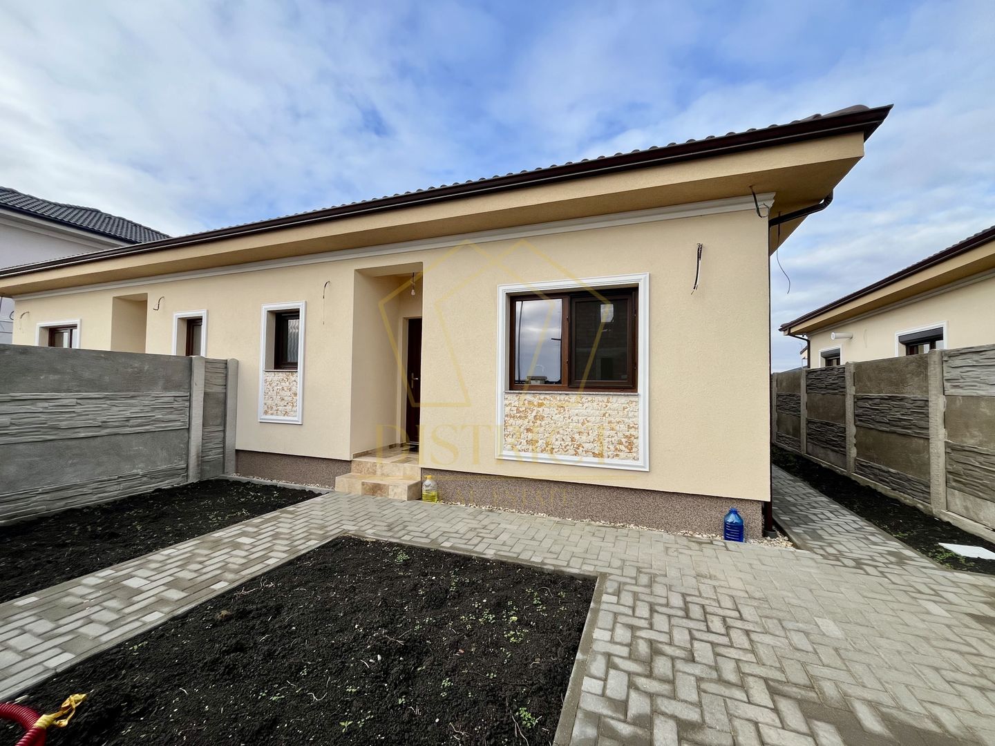 Duplex cu 3 camere | Mosnita Veche - Poză 7