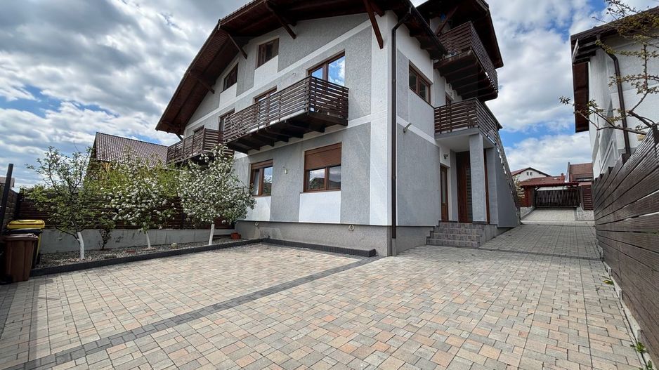 Casa la cheie 5 camere 250 mp curte libera 4 bai P+1+M Arhitectilor - Poză 1