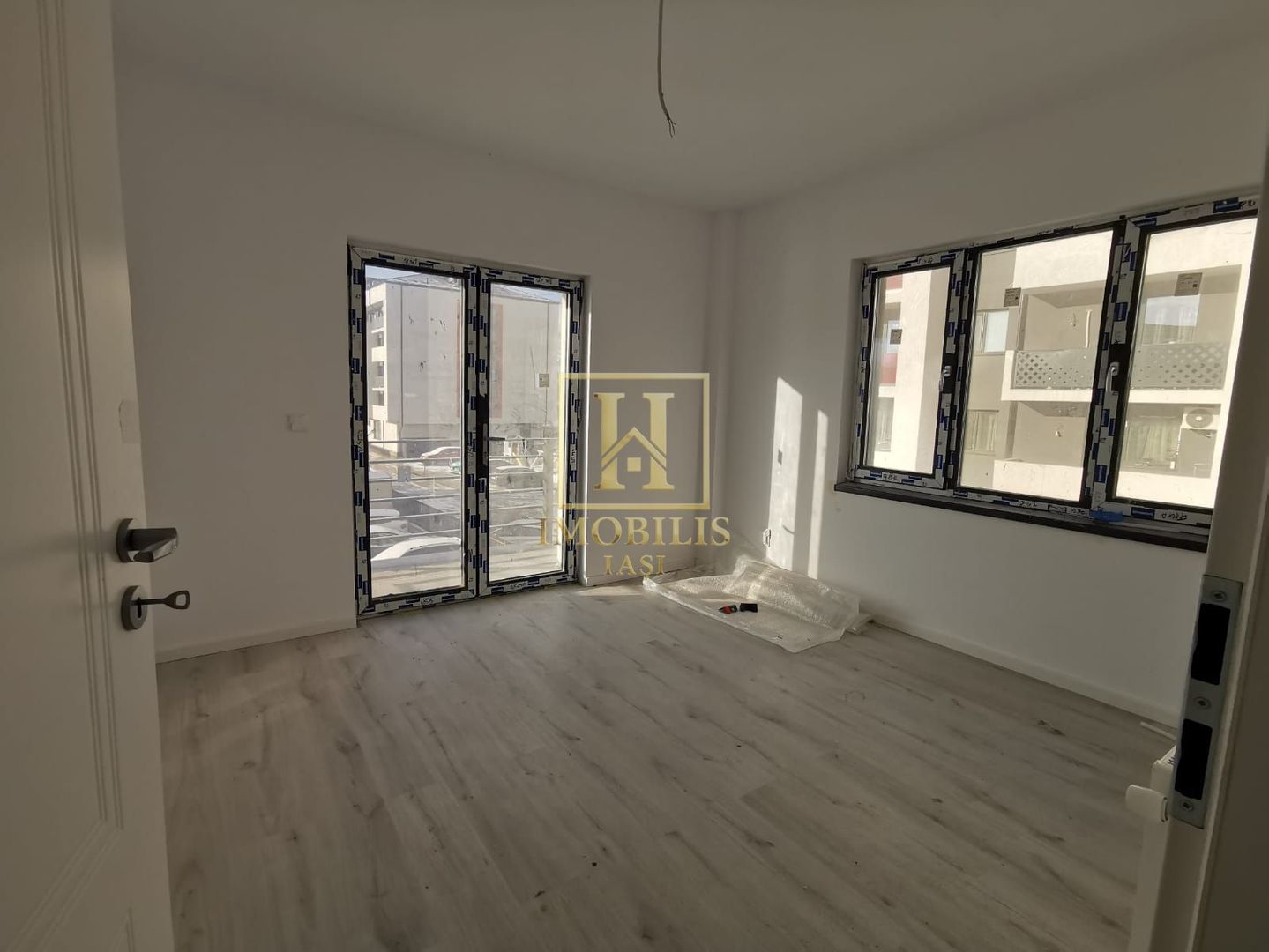 Apartament INTABUALT 3 camere SD 65 mp Bucium Visan 105000 euro - Poză 2