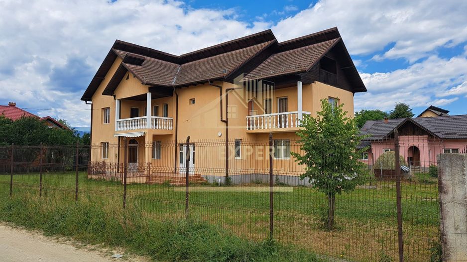 VILA 8 CAMERE, TEREN 1500 MP, BUGHEA DE SUS, ARGES - Poză 1