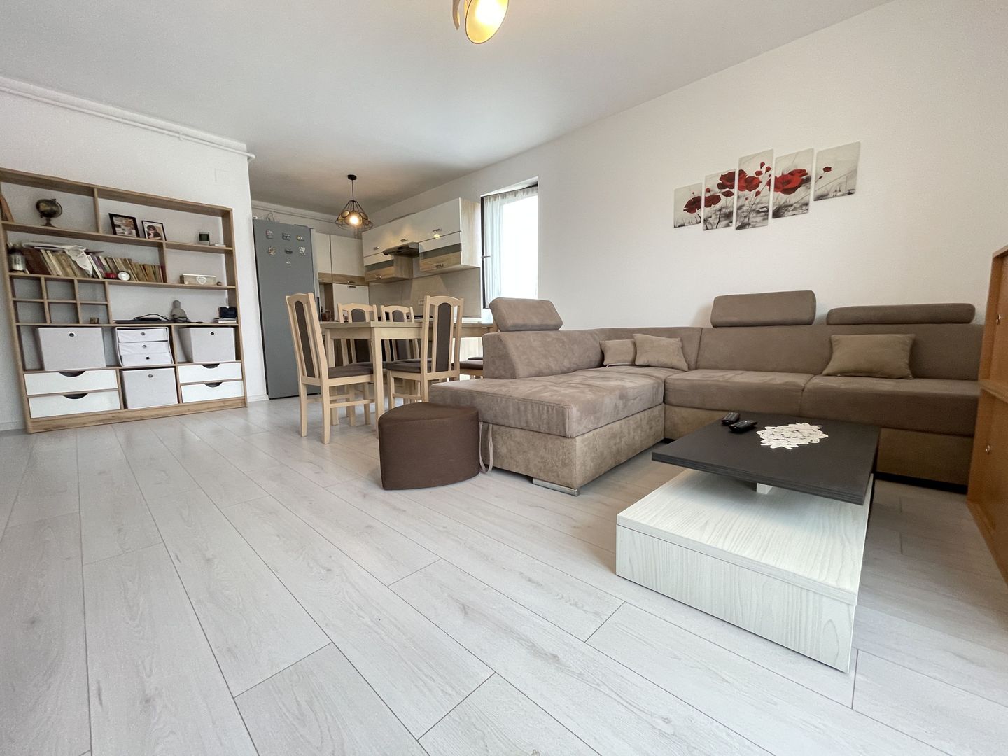 Apartament mobilat si utilat complet - Poză 3