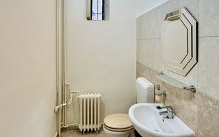 Birou renovat situat in Piata Unirii - Tribunal - Poză 17