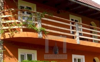 Pensiune 17 camere - zona Bran - Poză 3