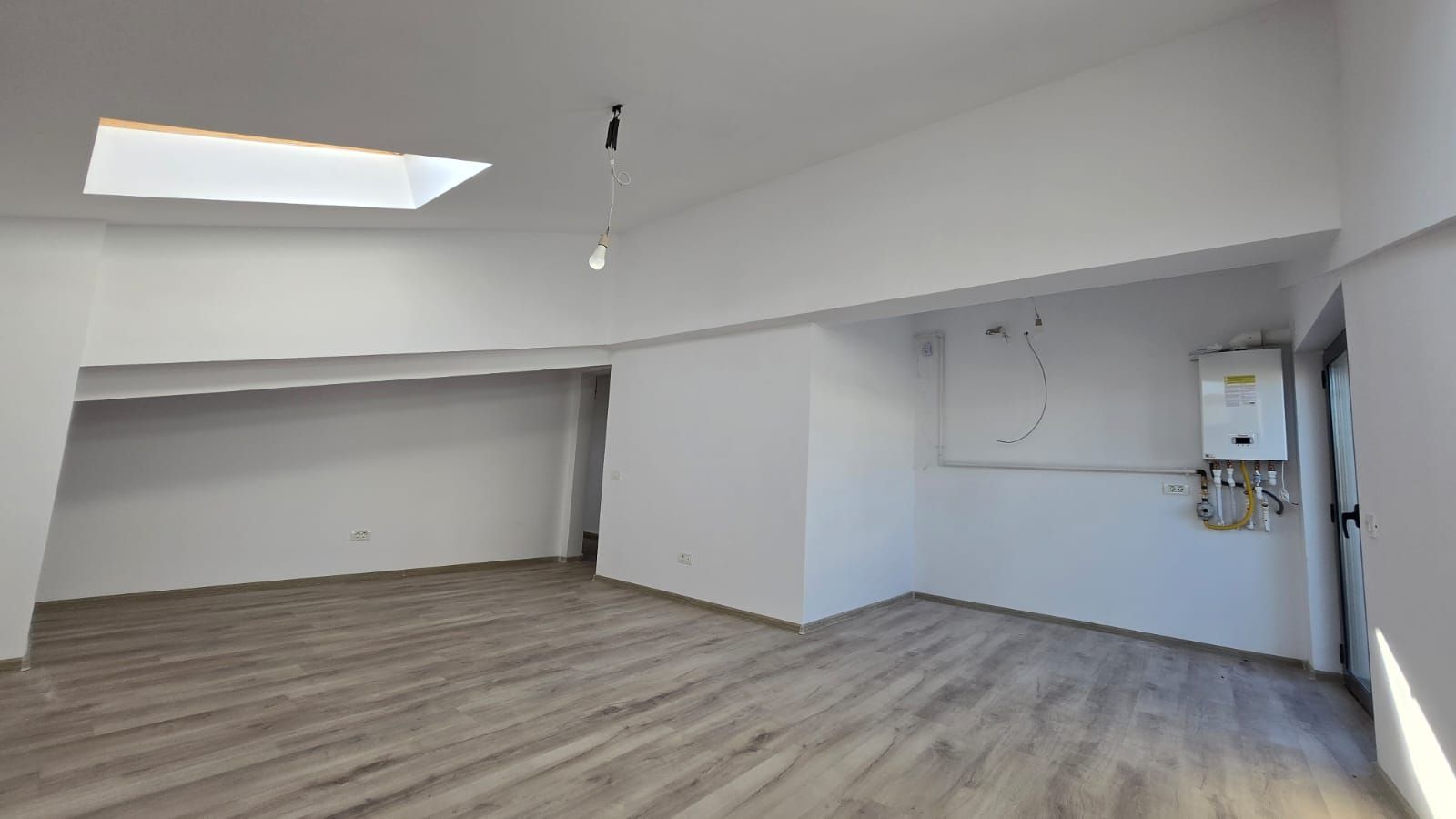 Apartament 3 camere-gata de mutare-Berceni! - Poză 1