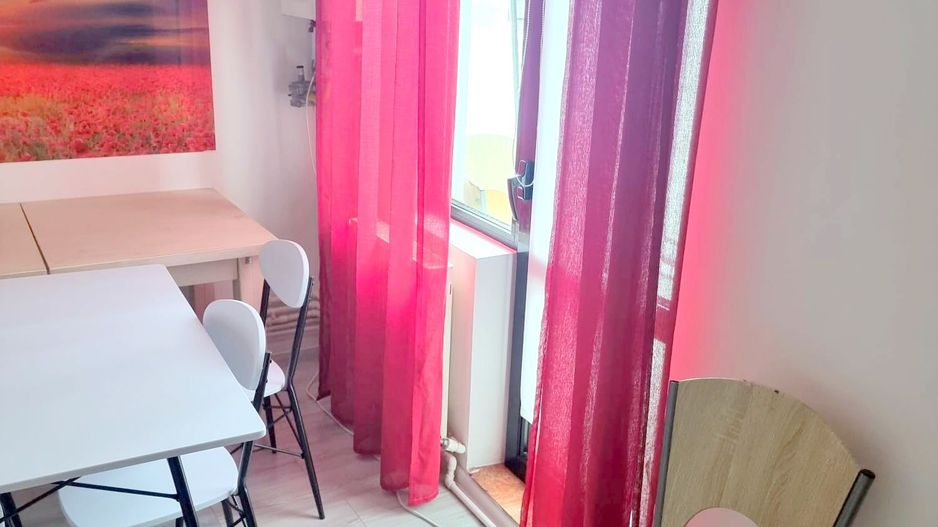 Apartament cu 3 camere, 100 mp, etaj 1  - Zona Centrala - Poză 8