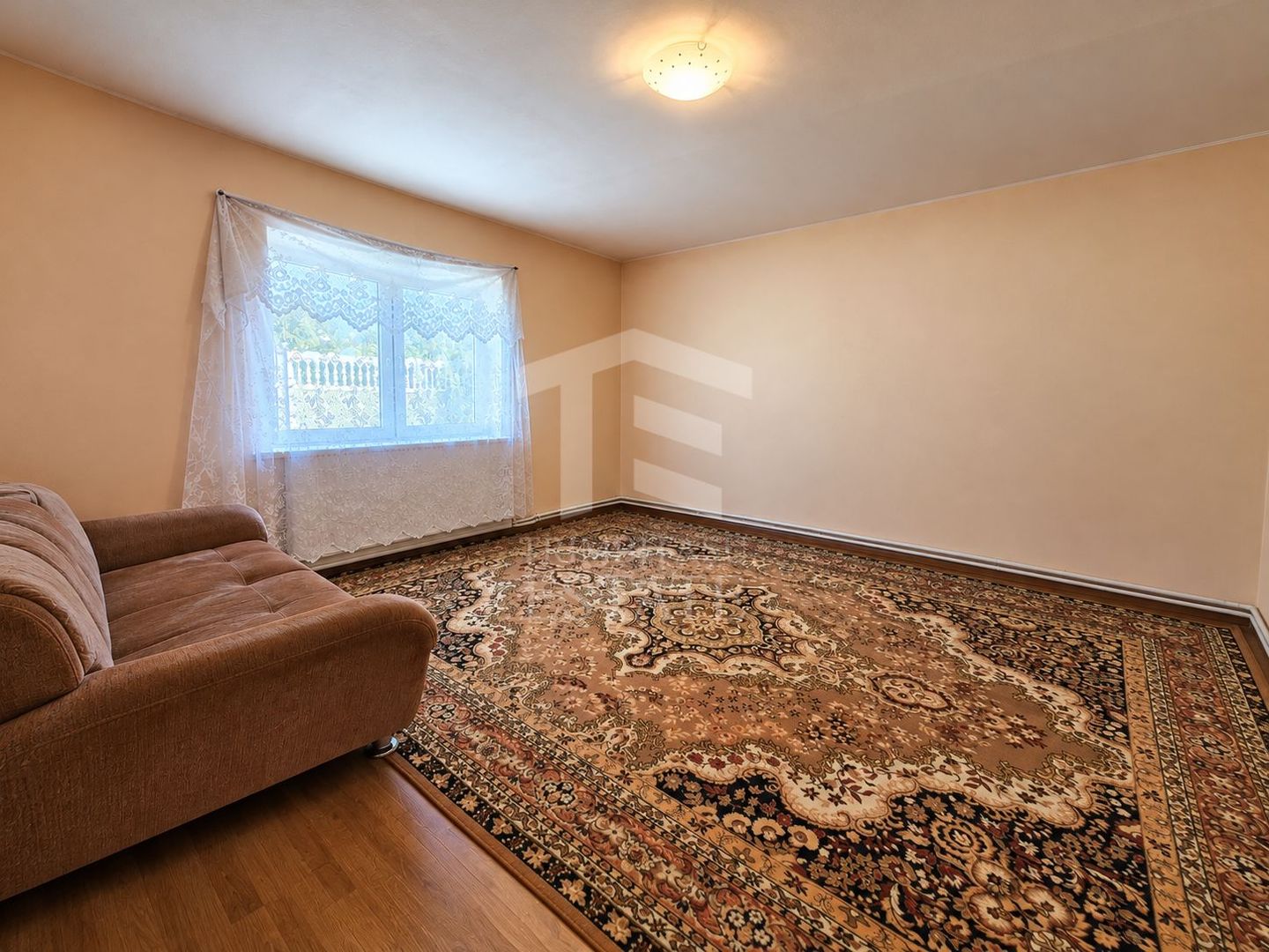 Casa de vanzare | Zona linistita | 3 camere - Poză 9