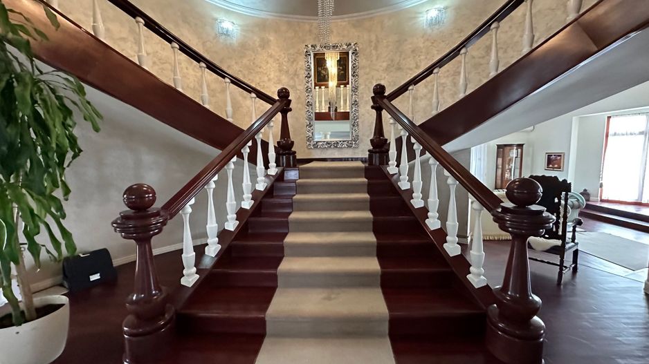 Casa la artera pretabilă Clinica medicala / birouri - Poză 1