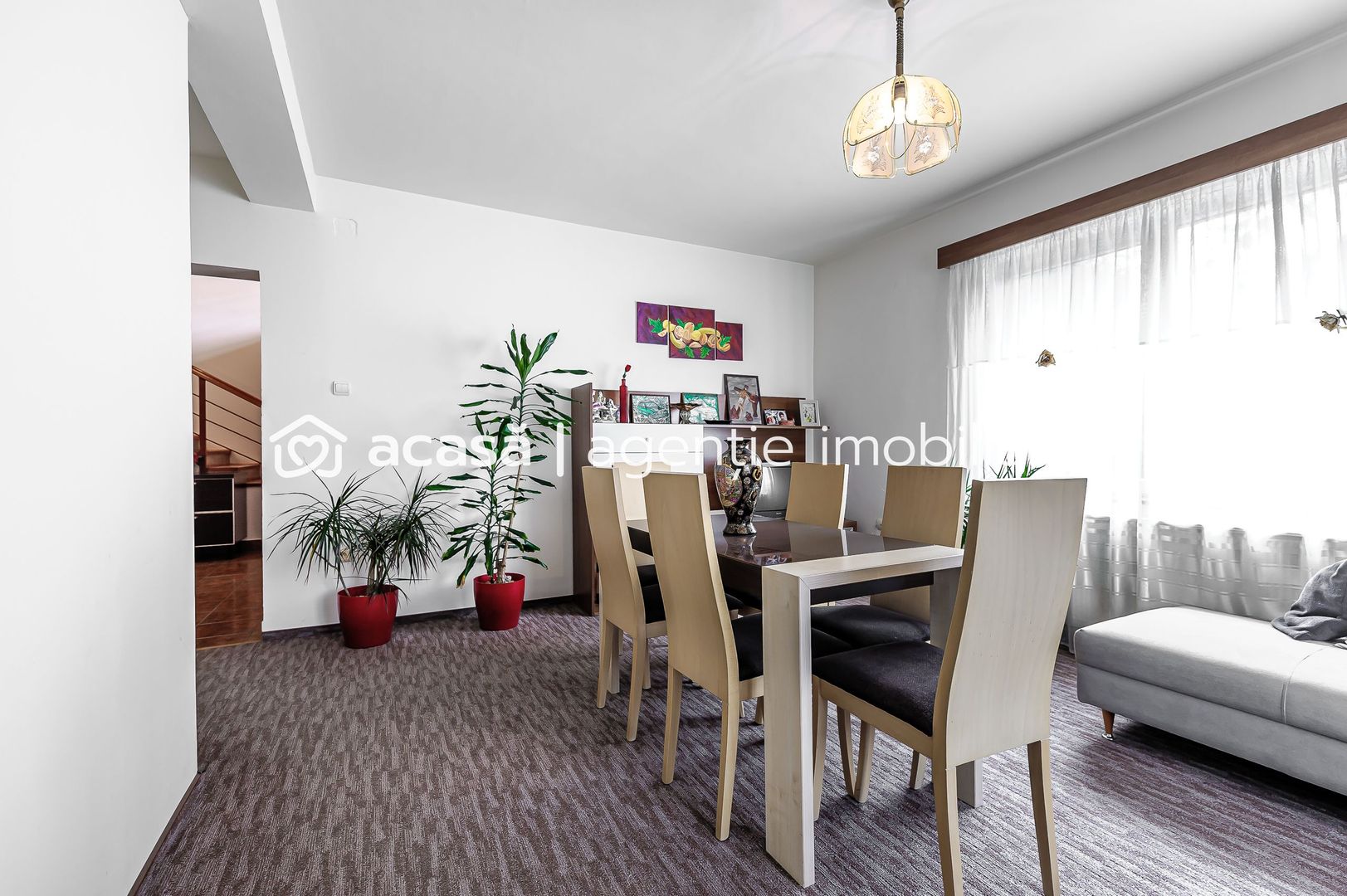 Casă generoasă cu două apartamente în Bujac - Poză 4