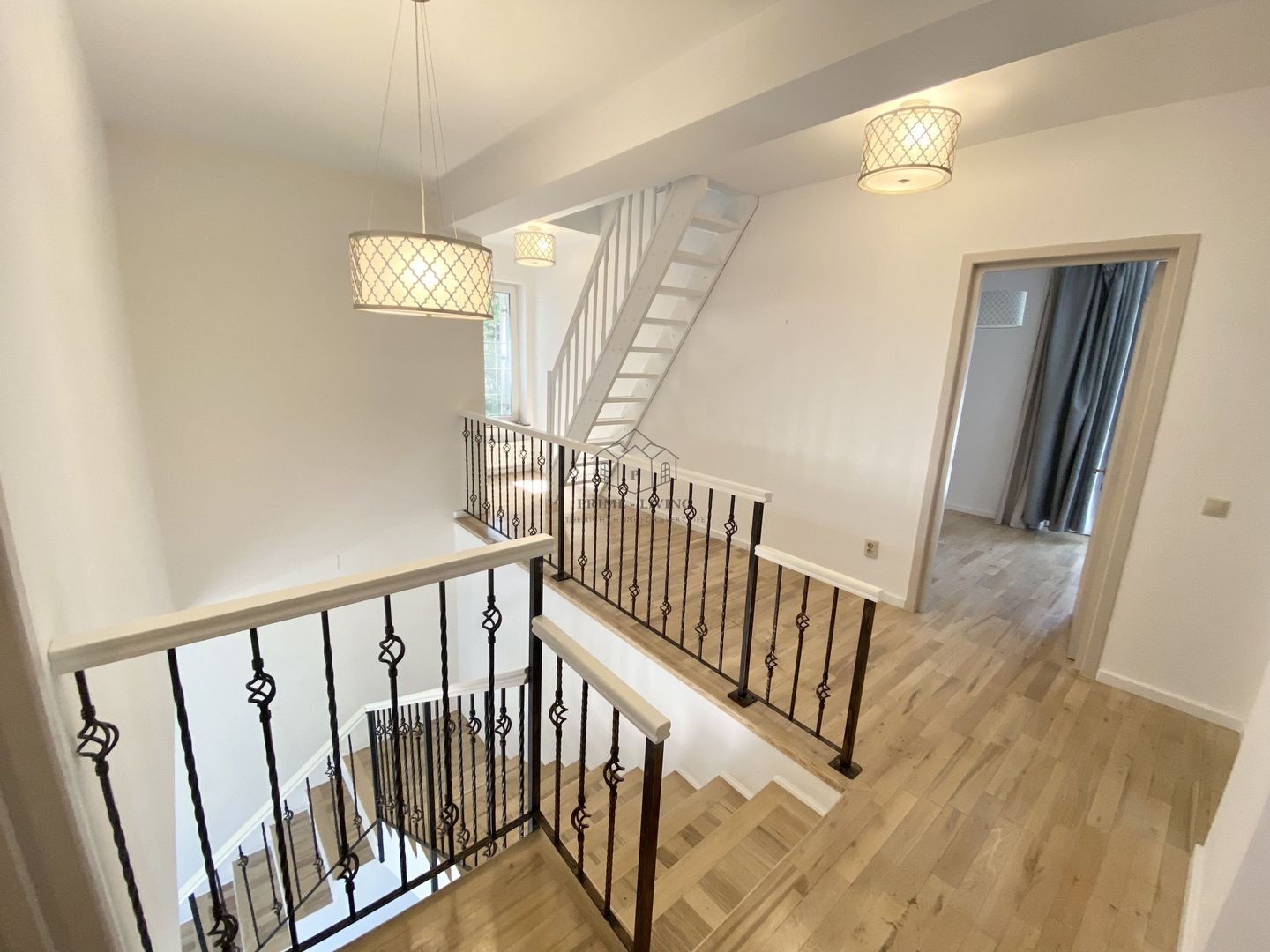 VILA LA INCHIRIERE CU 6 CAMERE IN COMPLEX REZIDENTIAL, IANCU NICOLAE - Poză 13