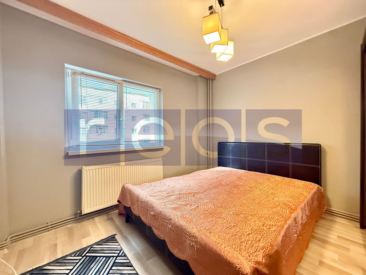 VÂNZARE 3 CAMERE | ZONA TITAN-OZANA | CENTRALA PROPRIE | 2 BĂI - Poză 1