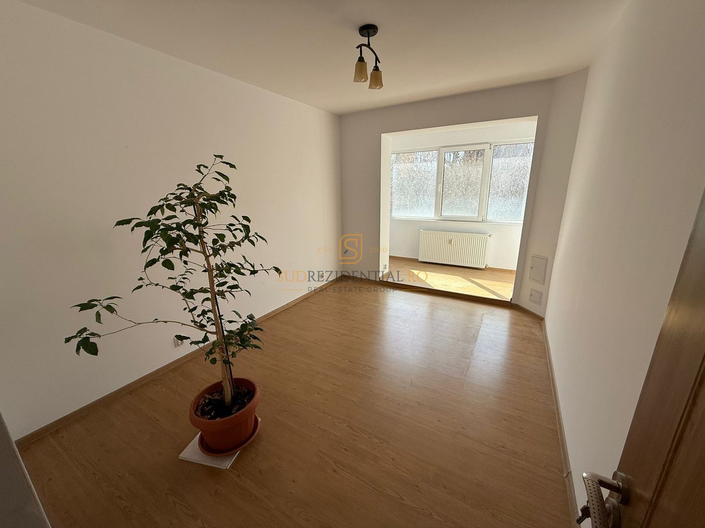 Apartament 3 camere semidecomandat, 2 balcoane, Bld Alexandru Obregia - Poză 9