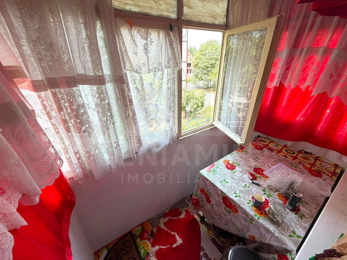 Apartament cu 3 camere - Craiovita Noua - etaj intermediar - Poză 6