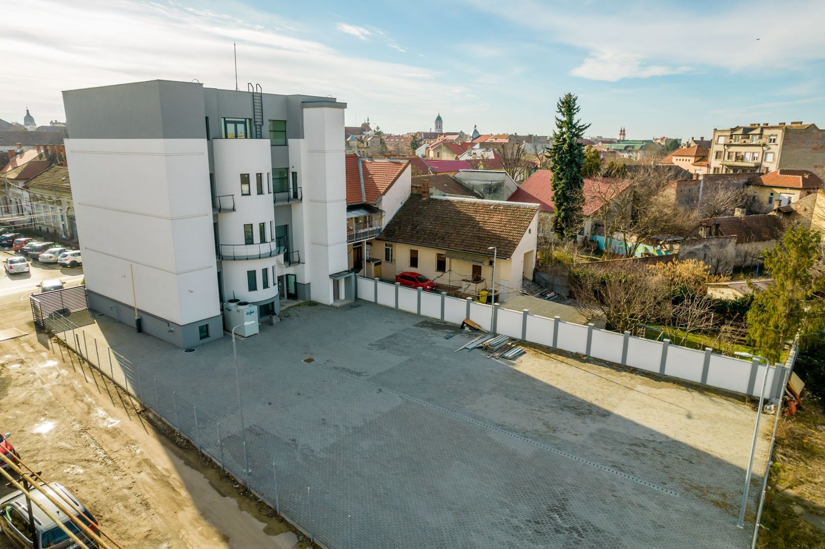 Clădire în zonă ultracentrală cu 28 de locuri de parcare - Poză 3