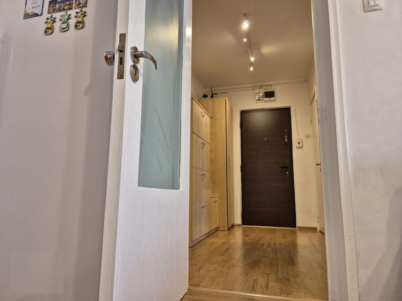 Apartament Luminos 4 camere cu Centrala si 2 locuri parcare. Izvorul Muresului. - Poză 17