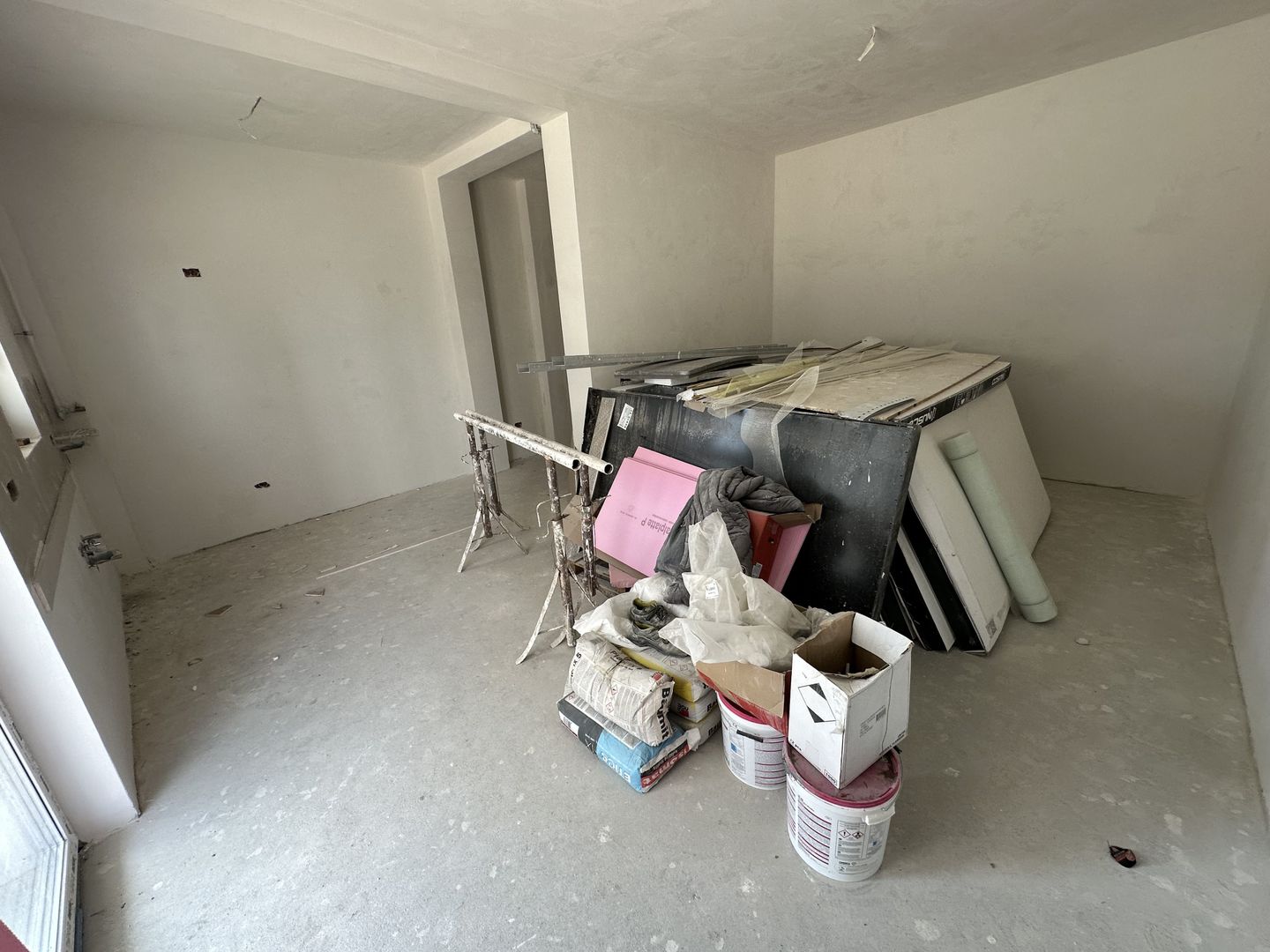 Apartment bloc nou cu curte de 34 mp - Poză 5