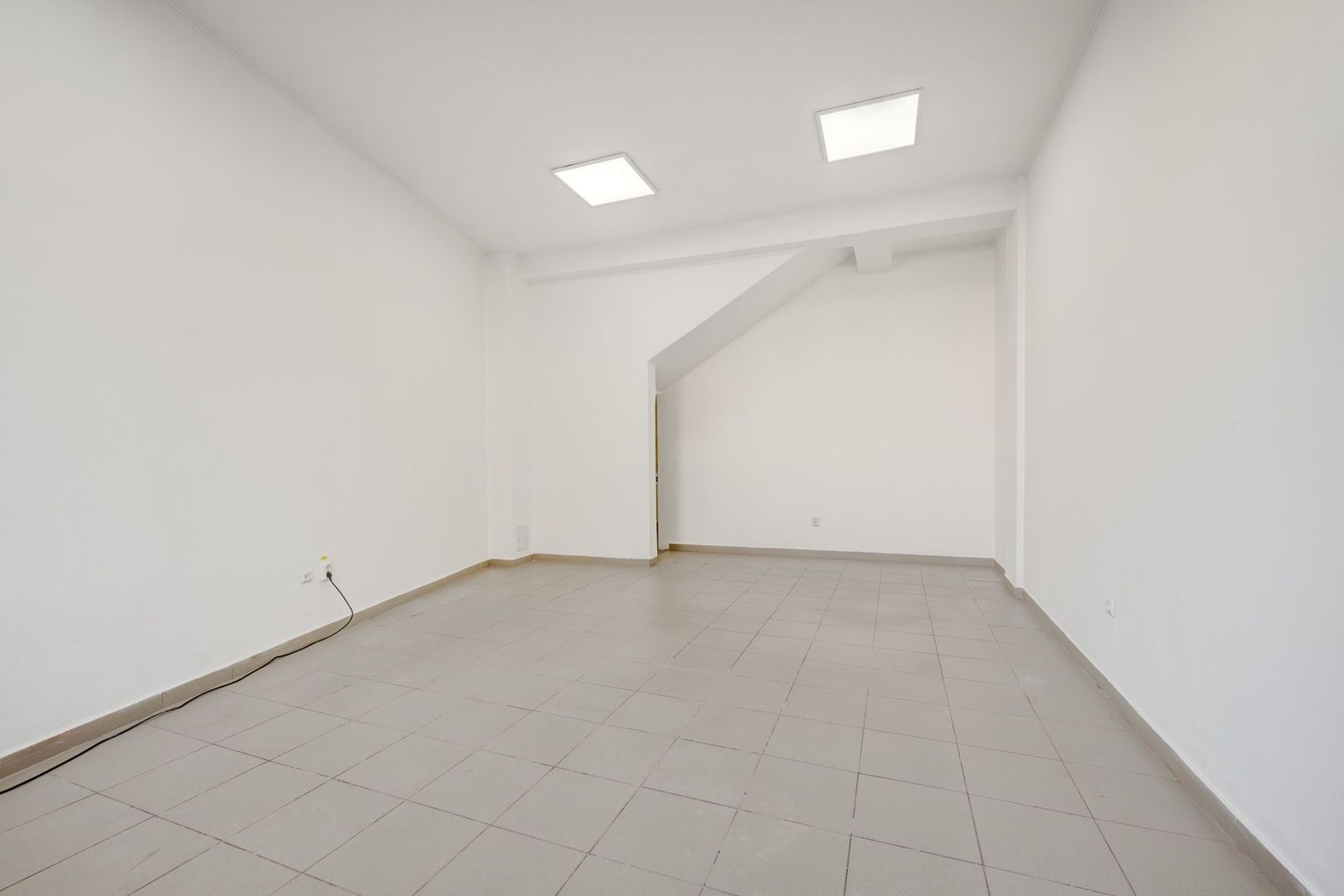 SI CASA SI AFACERE totul sub același acoperiș in Sector 5/Sălaj - LIDL - Poză 18