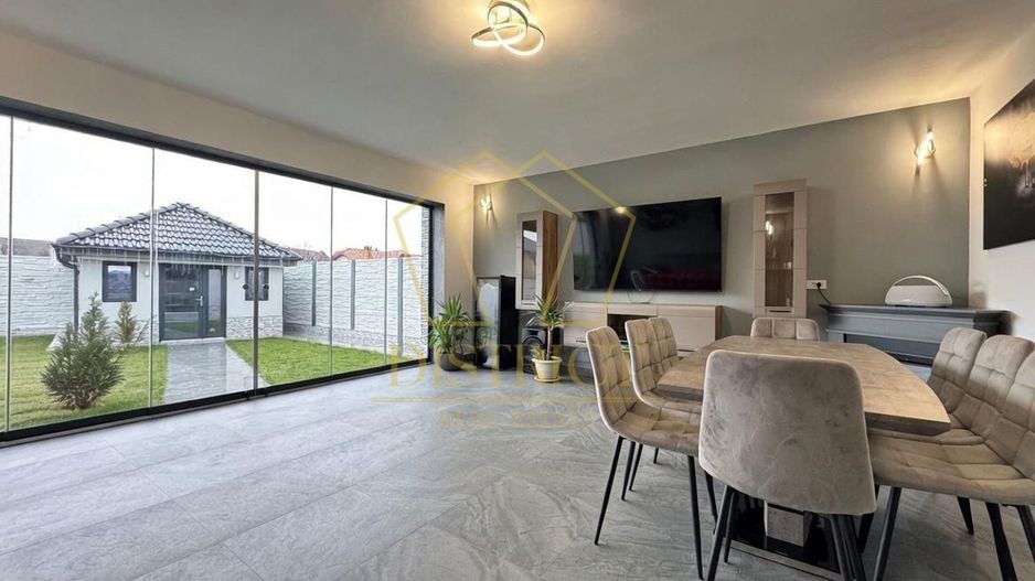 Casa superba pe parter, mobilata-utilata | Sanmihaiu Roman - Poză 27