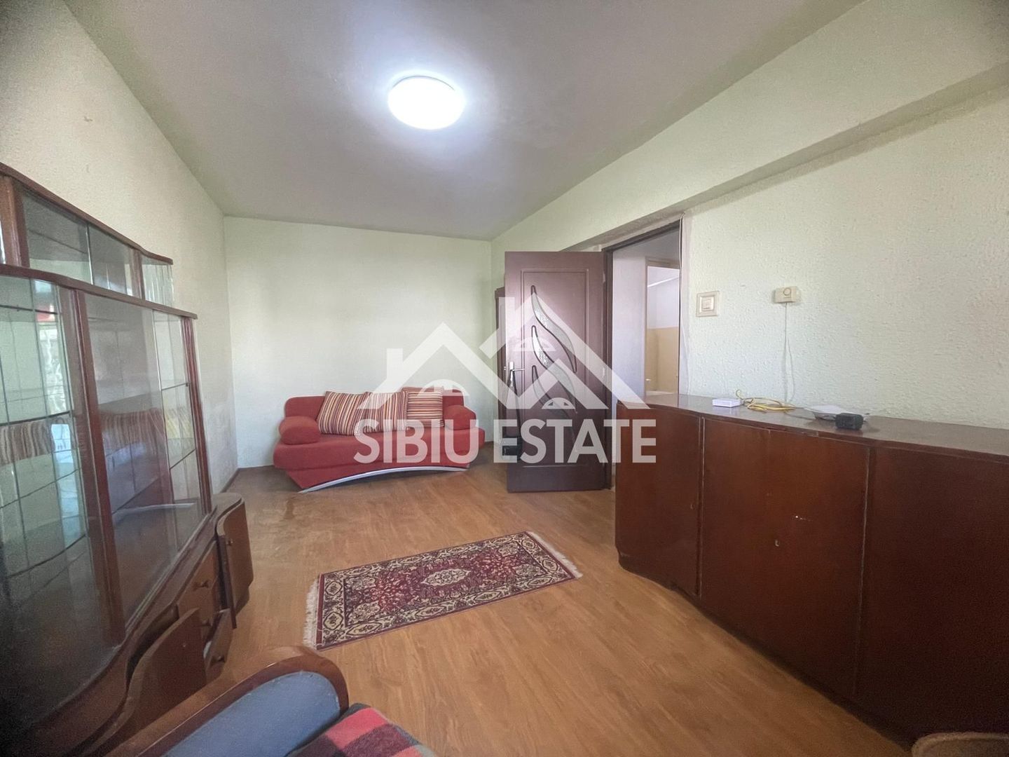 Garsoniera decomandata cu 1 cameră și bucatarie separata si pivnita - Poză 2