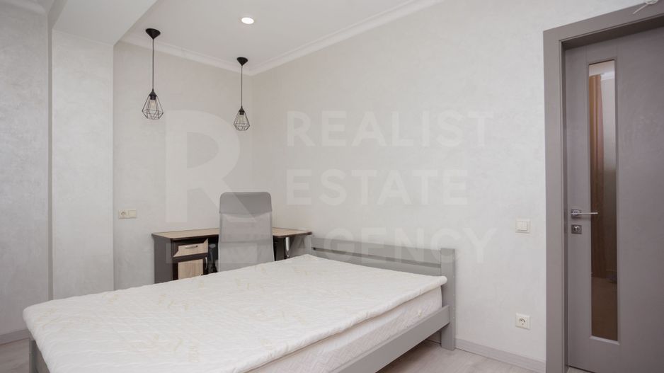 Spre vînzare apartament spațios, 2 dormitoare și living, sec. Botanica - Poză 19