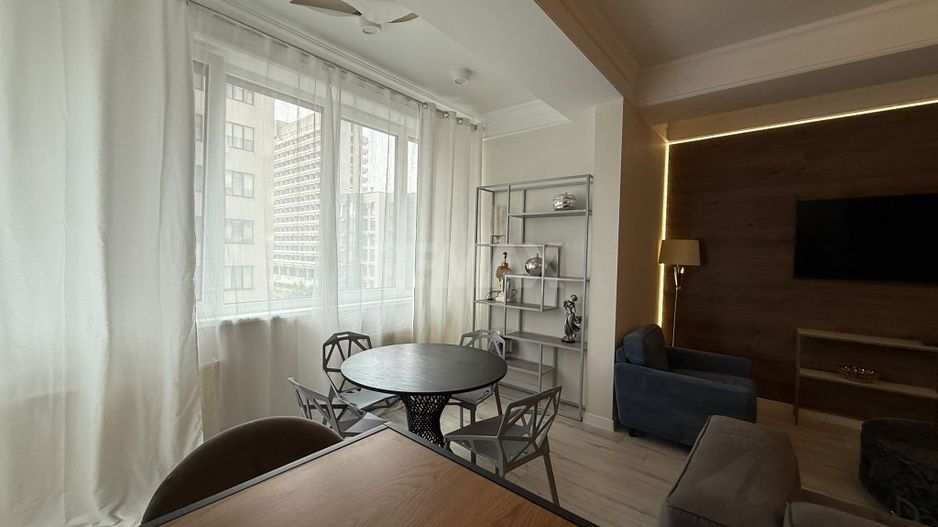 Apartament cu 2 dormitoare si living chiar in centrul Chișinăului - Poză 8