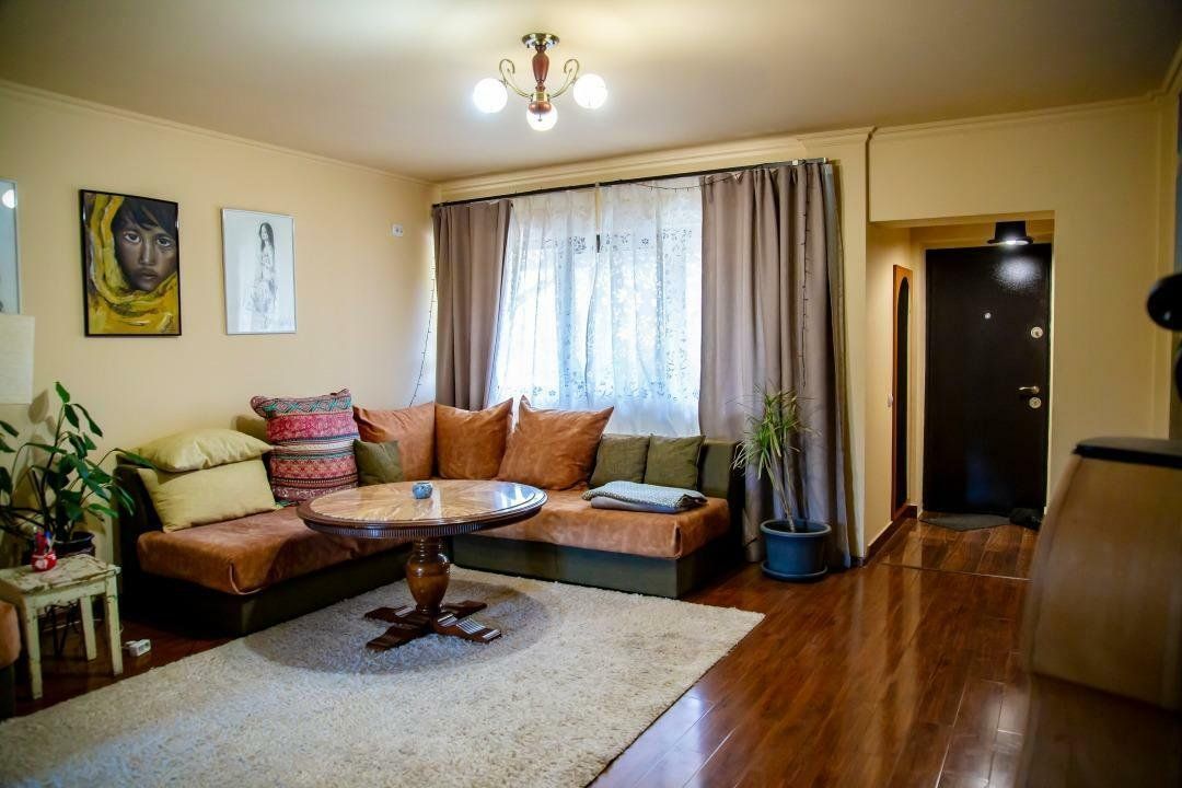 Casă complet mobilată P+1+M - Curte şi loc de parcare- - Poză 5