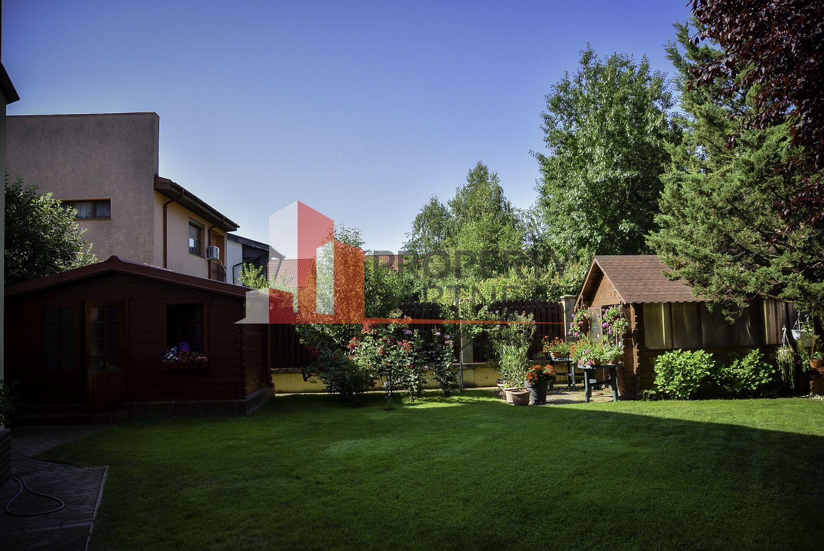 Vila spatioasa cu teren mare Jollie Ville - Poză 10