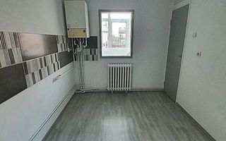 Apartament 2 camere etaj 1 balcon inchis pe Semaforului - Poză 2