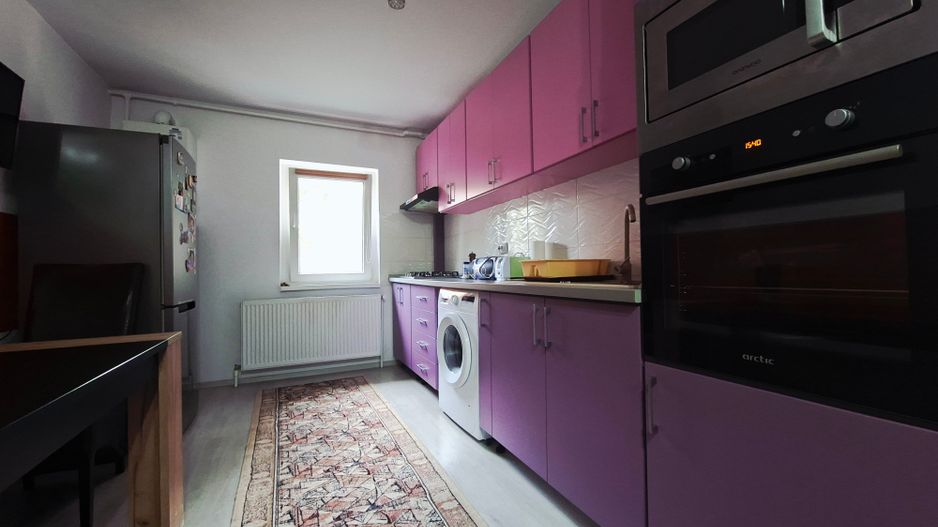 Apartament 3 camere, renovat și mobilat | 2 băi | Zona - Spitalul Județean - Poză 2