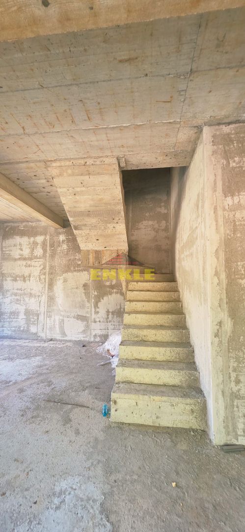 DE VÂNZARE CASĂ ÎN ZONA LEBĂDA - Poză 3