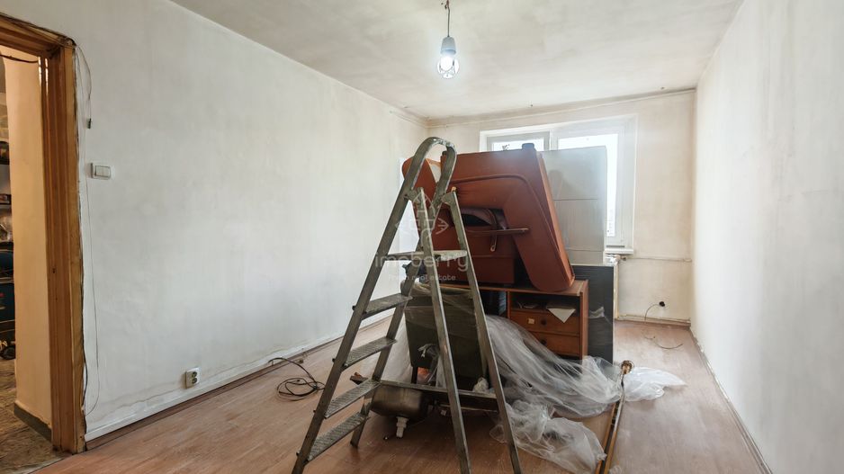 Vanzare apartament doua camere, de renovat, zona Crangasi - Str Ceahlau - Poză 2
