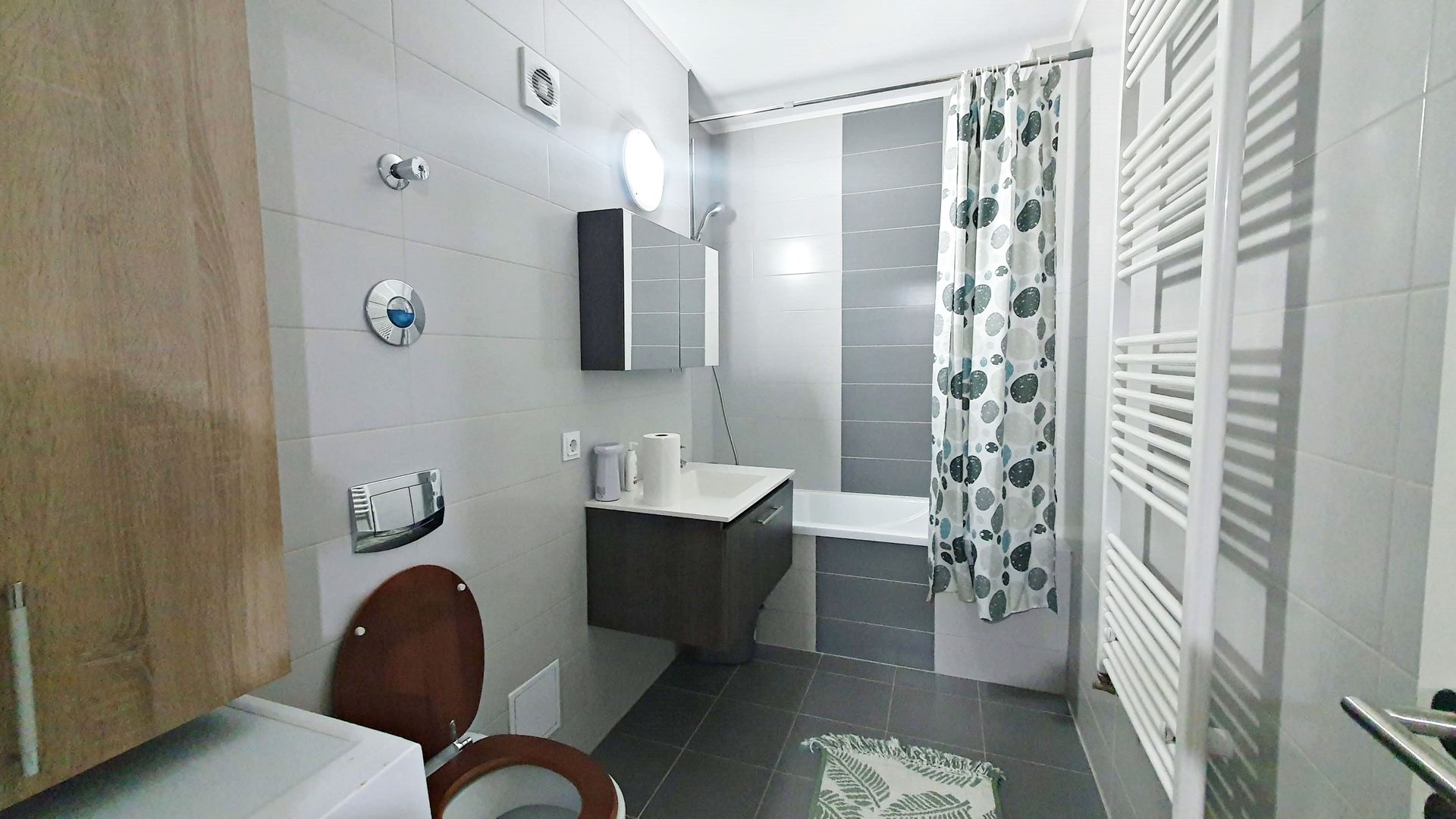 Ansamblul Maurer, bloc nou, vis-a-vis de Coresi, mobilat si utilat - Poză 5