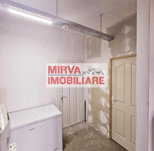 Vanzare hala +  casa  4 camere, in Albesti Paleologu - Poză 52