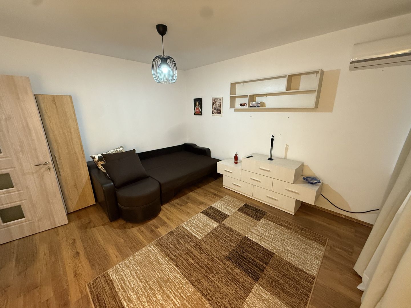 Garsoniera Piata Dorobanti - Colegiul Național Ion Luca Caragiale - Poză 1