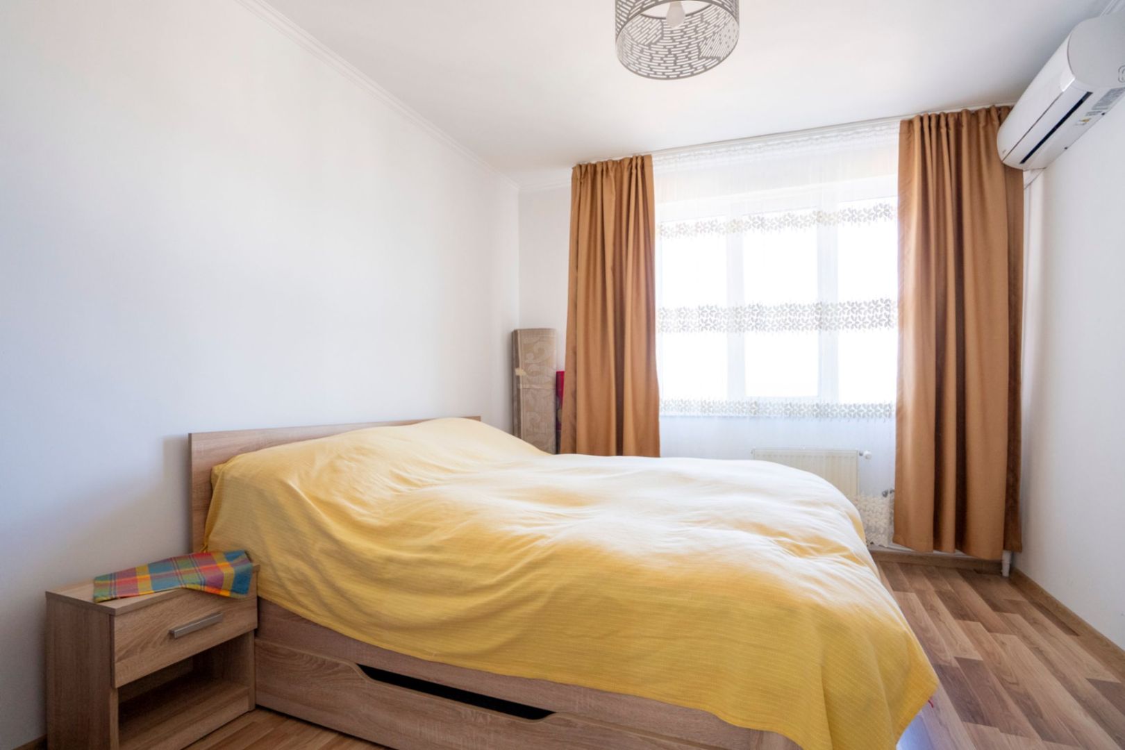 Apartament 3 camere, 2 bai, Nufarul , etaj intermediar - Poză 2
