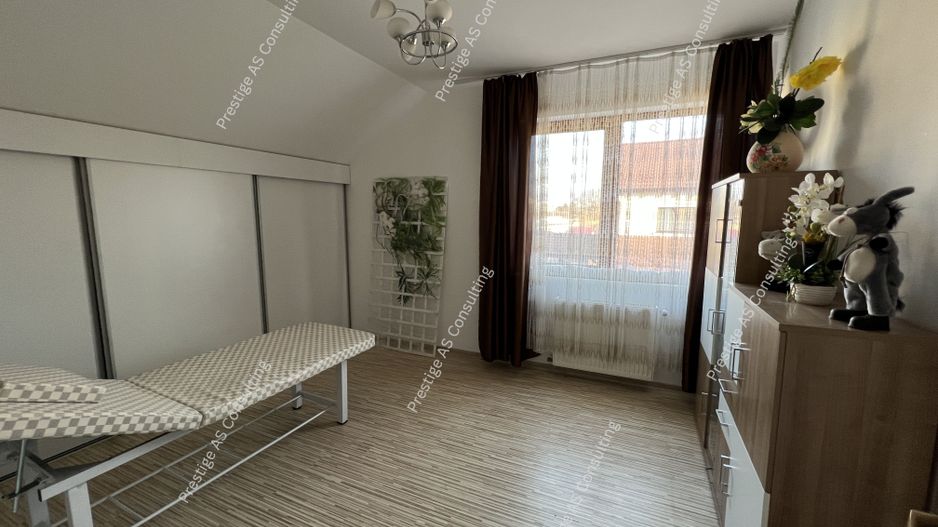 Vila 7 incaperi + 3 Anexe | 1800mp Teren | La Intrare in Dumbravita - Poză 5