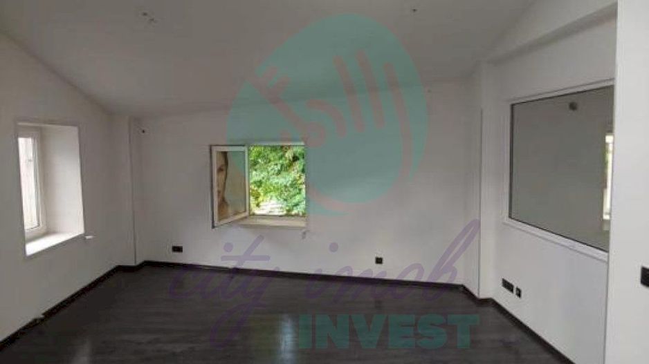 Casa consolidata in anul 2003 - spatiu comercial - Poză 7