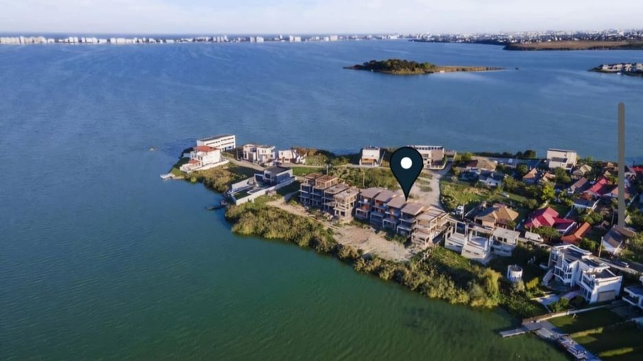 Vila de vanzare pe malul Lacului Orasului Ovidiu/Constanta - Poză 1