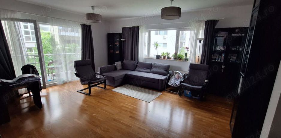 Vand apartament cu 4 camere - Poză 1