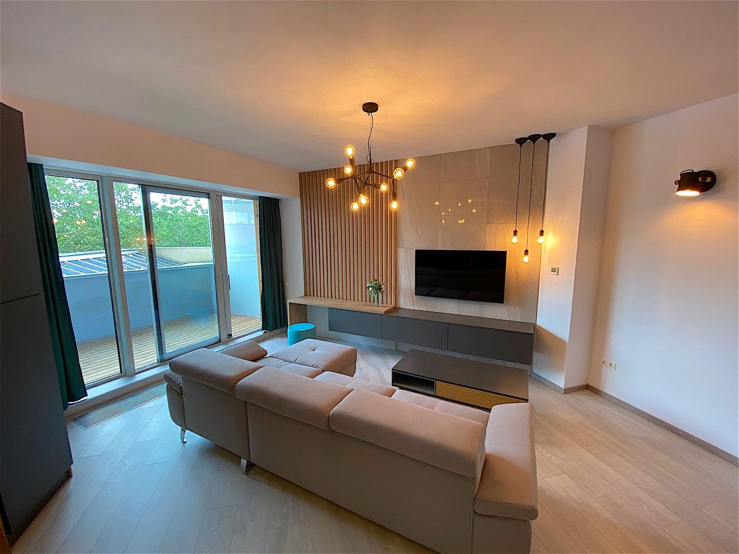 Apartament cu parcare subterana in imobil cu piscina si SPA - Poză 8