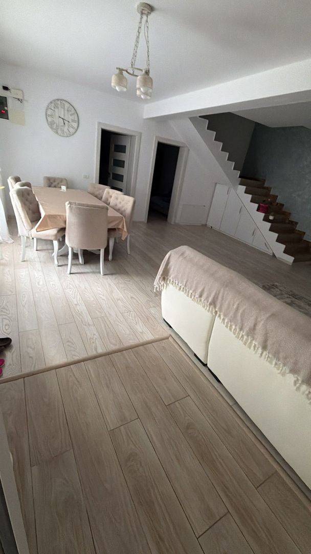 Sanandrei Casa Individuala Mobilata si Utilata, Panouri+Baterii - Poză 2